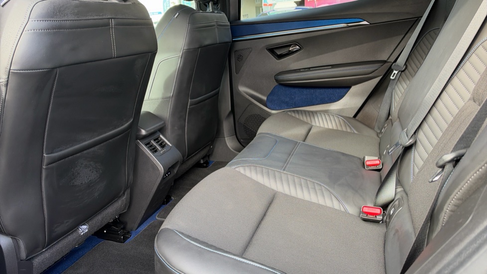 Renault Scenic E-Tech 160kW Techno Esprit Alpine 87kWh Long Range 5dr AT Electric Estate - Image 16