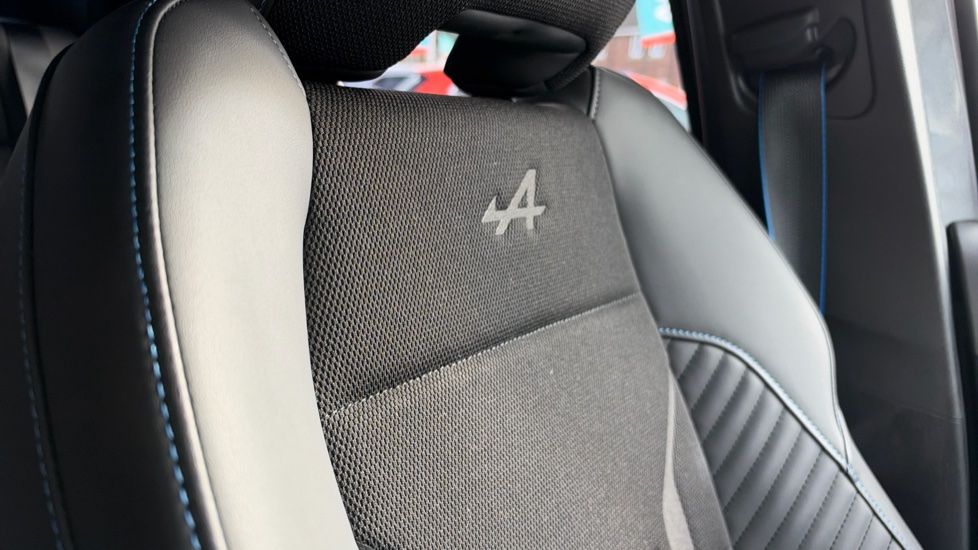 Renault Scenic E-Tech 160kW Techno Esprit Alpine 87kWh Long Range 5dr AT Electric Estate - Image 31