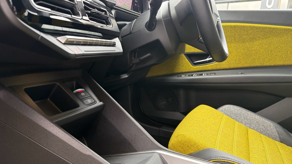 Renault 5 110kW Iconic Five Comfort Range 52kWh 5dr Auto Electric Hatchback - Image 13