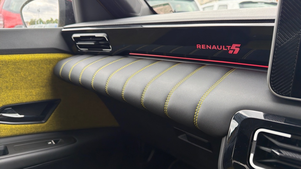 Renault 5 110kW Iconic Five Comfort Range 52kWh 5dr Auto Electric Hatchback - Image 31
