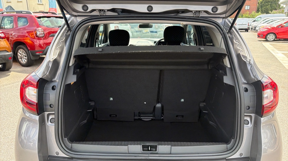 Renault Captur 0.9 TCE 90 Dynamique S Nav 5dr Petrol Hatchback - Image 4