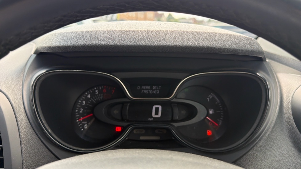 Renault Captur 0.9 TCE 90 Dynamique S Nav 5dr Petrol Hatchback - Image 18