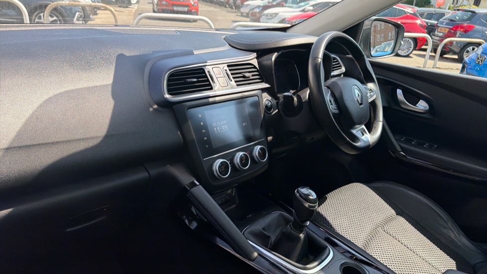 Renault Kadjar 1.3 TCE 160 S Edition 5dr Petrol Hatchback - Image 9