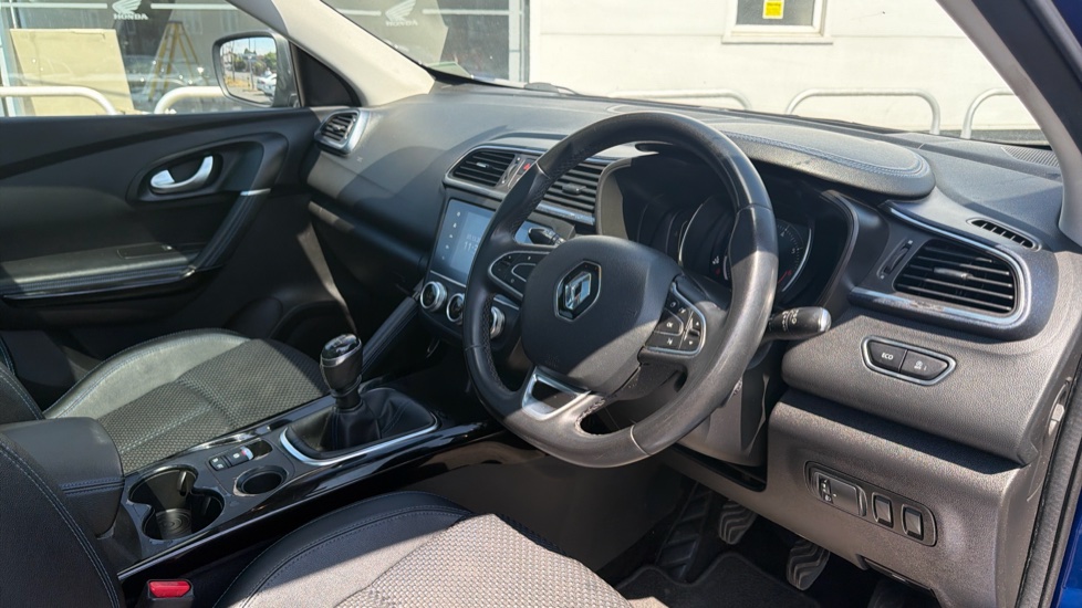 Renault Kadjar 1.3 TCE 160 S Edition 5dr Petrol Hatchback - Image 11
