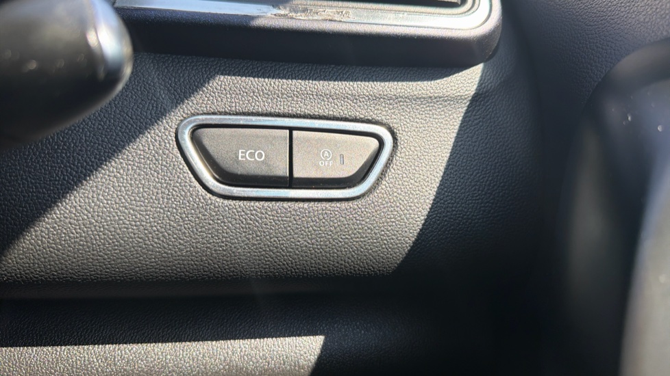Renault Kadjar 1.3 TCE 160 S Edition 5dr Petrol Hatchback - Image 23