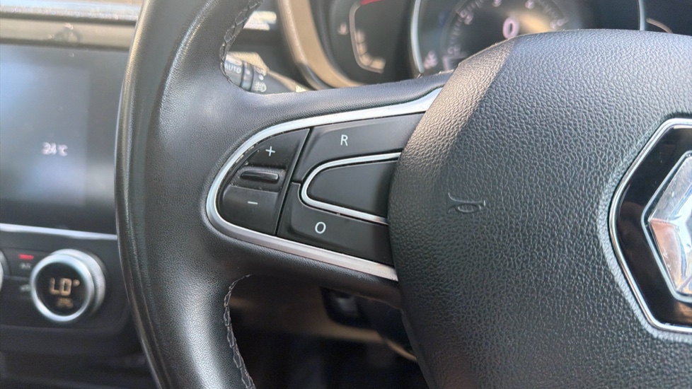 Renault Kadjar 1.3 TCE 160 S Edition 5dr Petrol Hatchback - Image 26