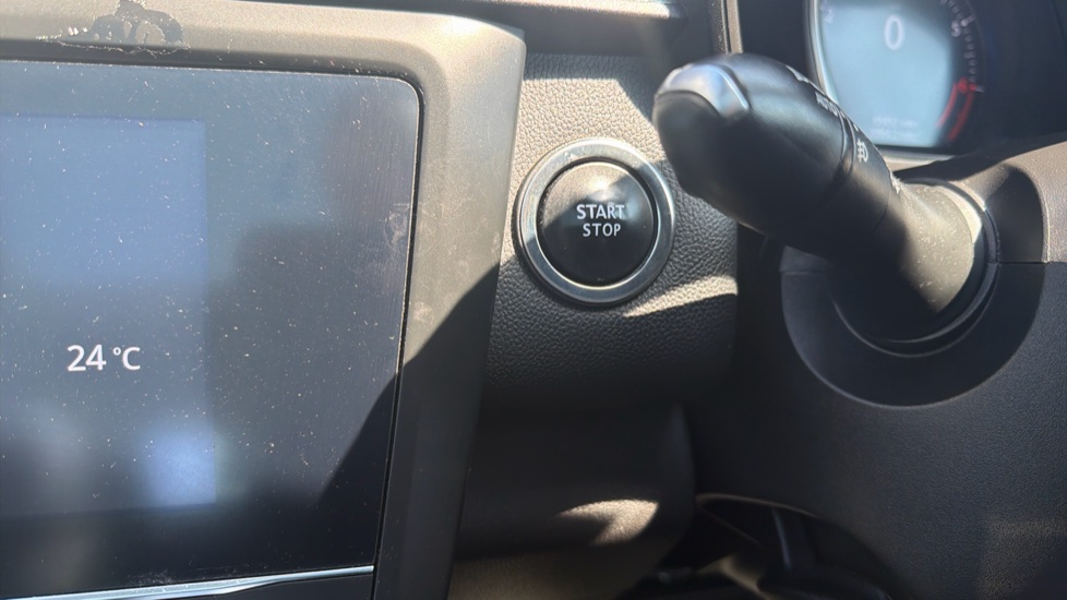 Renault Kadjar 1.3 TCE 160 S Edition 5dr Petrol Hatchback - Image 27
