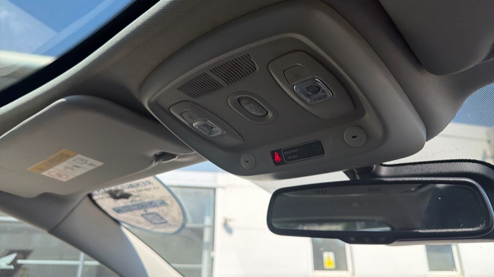 Renault Kadjar 1.3 TCE 160 S Edition 5dr Petrol Hatchback - Image 33