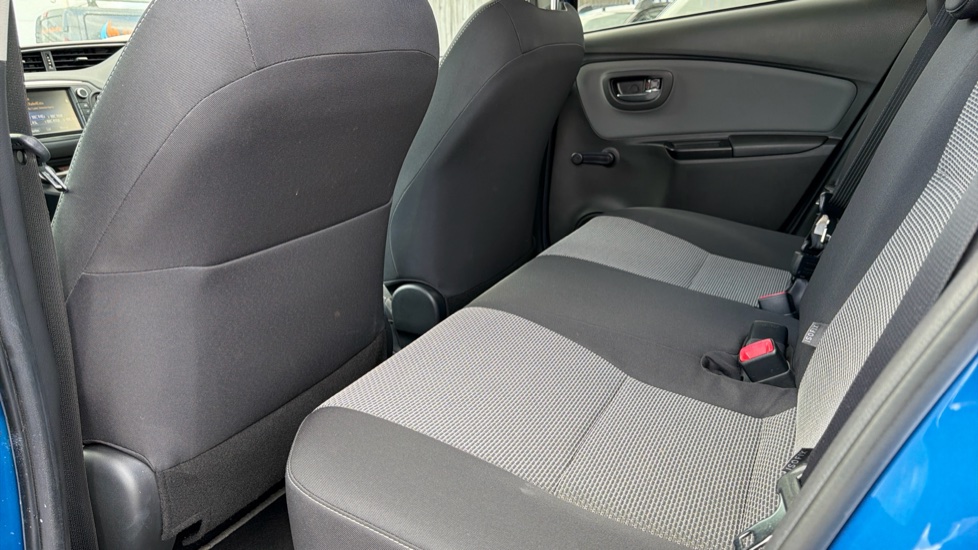 Toyota Yaris 1.5 Hybrid Icon 5dr CVT Hybrid Hatchback - Image 16