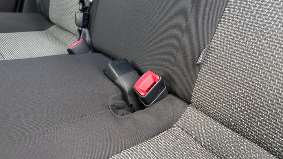 Toyota Yaris 1.5 Hybrid Icon 5dr CVT Hybrid Hatchback - Image 17