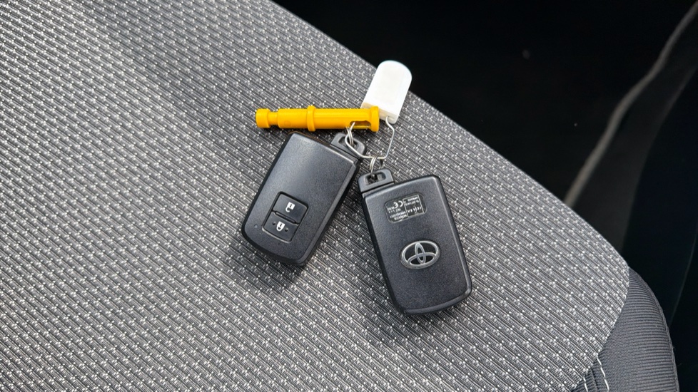 Toyota Yaris 1.5 Hybrid Icon 5dr CVT Hybrid Hatchback - Image 20