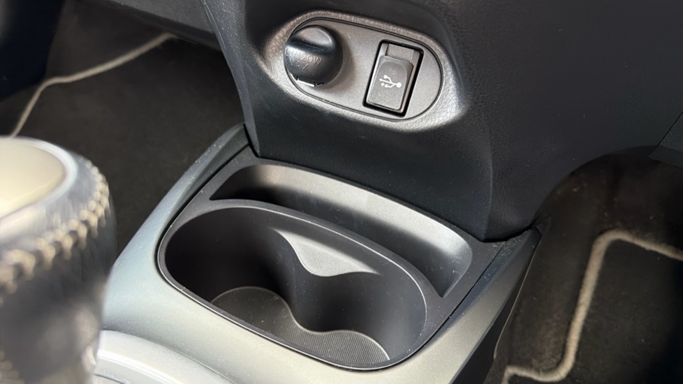Toyota Yaris 1.5 Hybrid Icon 5dr CVT Hybrid Hatchback - Image 28