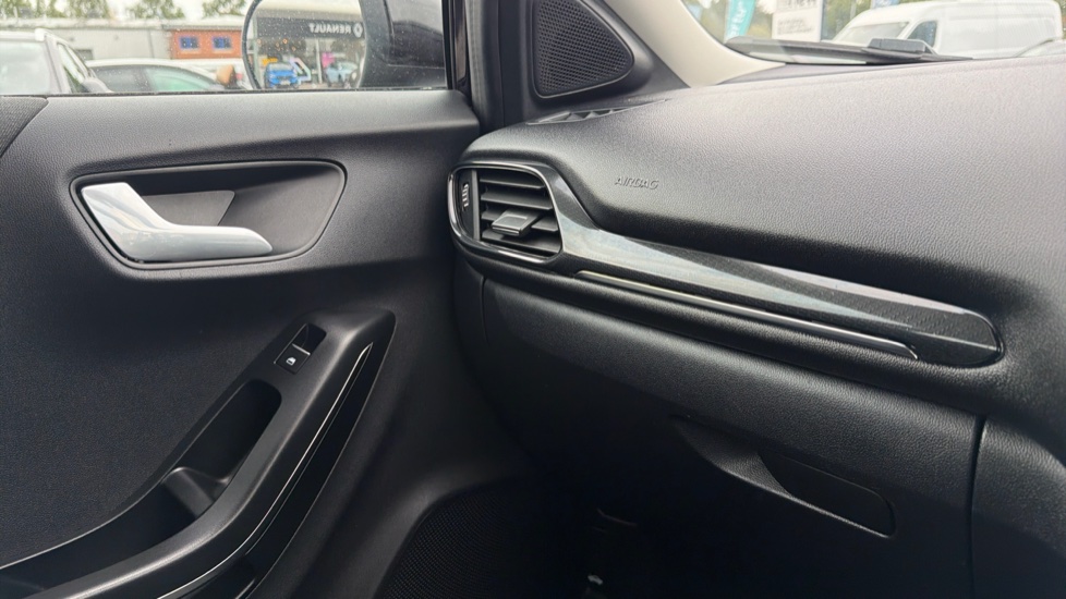 Ford Puma 1.0 EcoBoost Hybrid mHEV 155 Titanium 5dr Petrol Hatchback - Image 33
