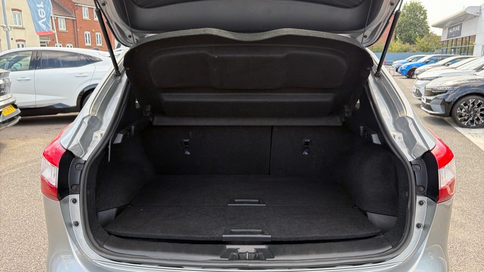 Nissan Qashqai 1.5 dCi N-Tec 5dr Diesel Hatchback - Image 4