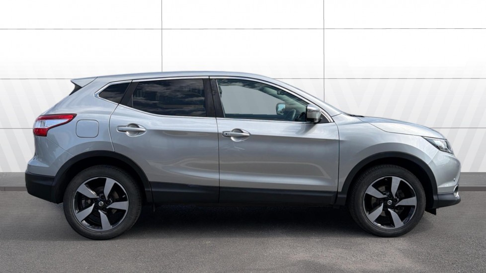 Nissan Qashqai 1.5 dCi N-Tec 5dr Diesel Hatchback - Image 5