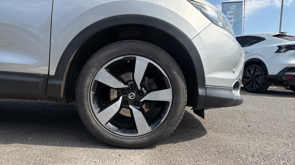 Nissan Qashqai 1.5 dCi N-Tec 5dr Diesel Hatchback - Image 7