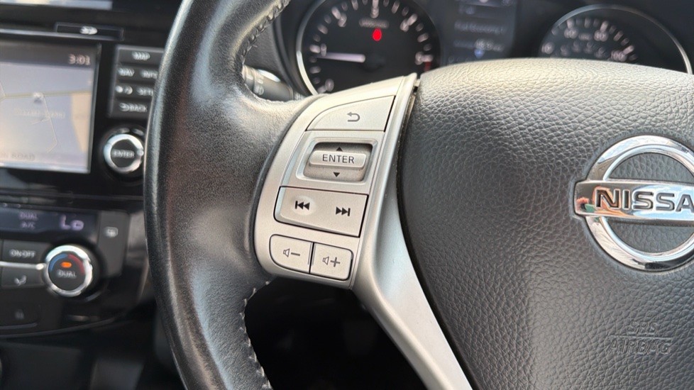 Nissan Qashqai 1.5 dCi N-Tec 5dr Diesel Hatchback - Image 24