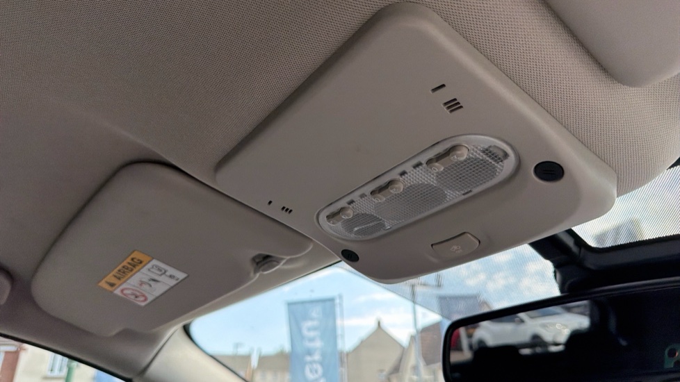 Nissan Qashqai 1.5 dCi N-Tec 5dr Diesel Hatchback - Image 30