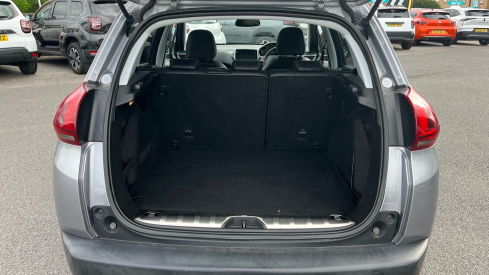 Peugeot 2008 1.5 BlueHDi 100 GT Line 5dr [5 Speed] Diesel Estate - Image 4