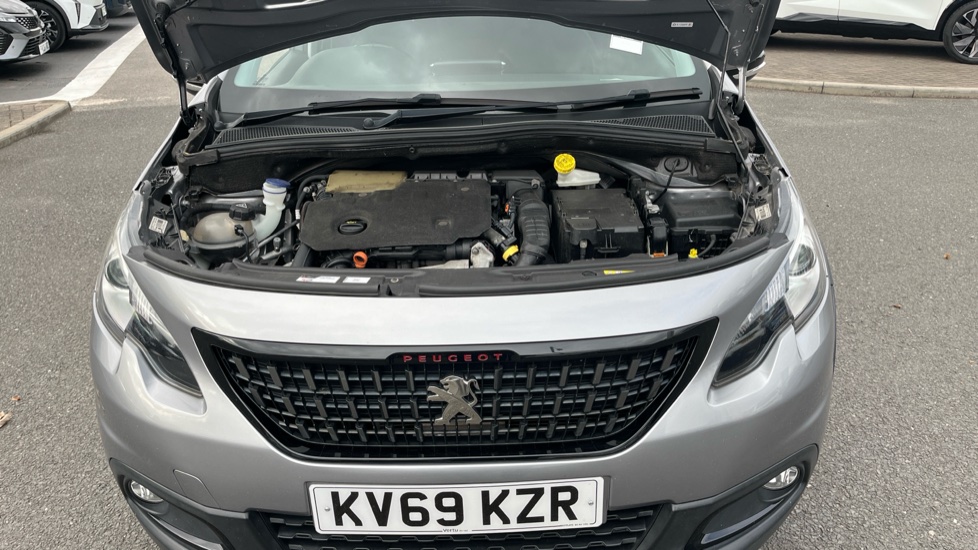 Peugeot 2008 1.5 BlueHDi 100 GT Line 5dr [5 Speed] Diesel Estate - Image 8