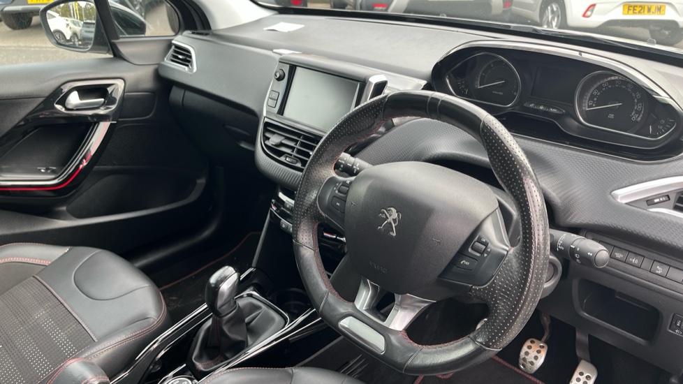 Peugeot 2008 1.5 BlueHDi 100 GT Line 5dr [5 Speed] Diesel Estate - Image 11