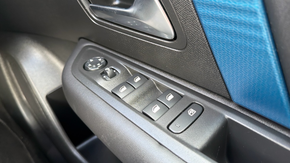 Citroen C4 100kW Shine Plus 50kWh 5dr Auto Electric Hatchback - Image 21