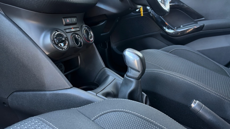 Peugeot 208 1.2 PureTech 82 Allure 5dr Petrol Hatchback - Image 13