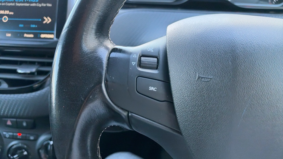 Peugeot 208 1.2 PureTech 82 Allure 5dr Petrol Hatchback - Image 24