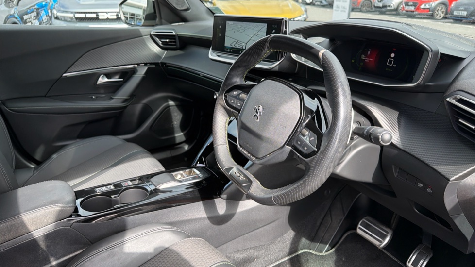 Peugeot 2008 1.2 PureTech 130 GT 5dr EAT8 Petrol Estate - Image 11