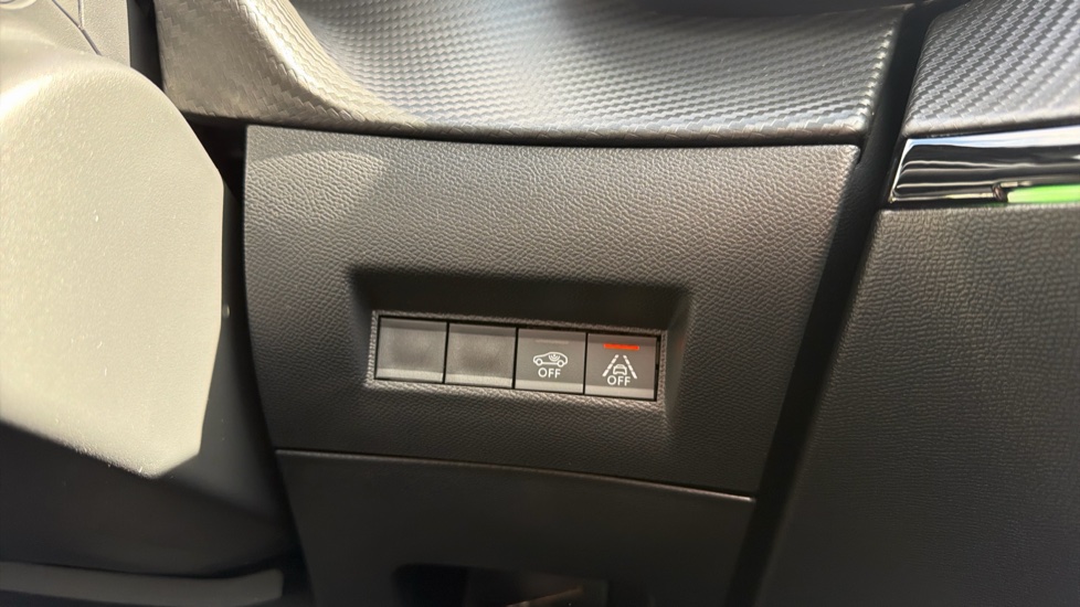 Peugeot 2008 1.2 PureTech 130 GT 5dr EAT8 Petrol Estate - Image 22