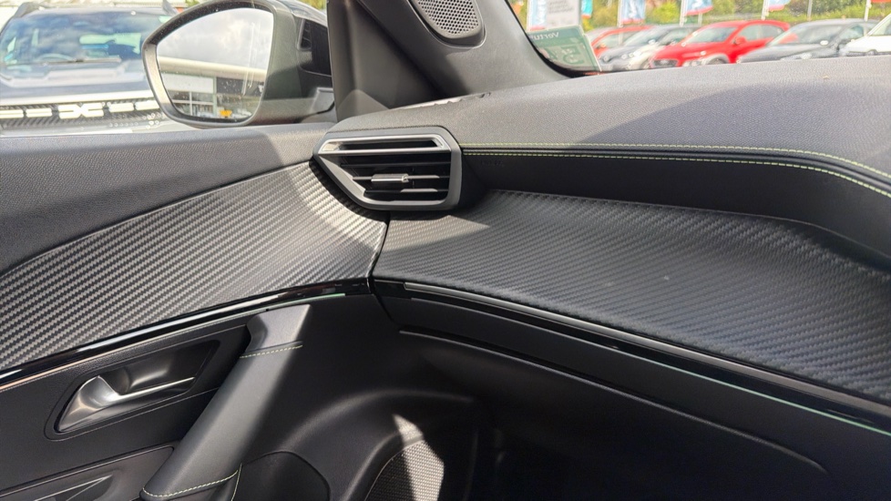 Peugeot 2008 1.2 PureTech 130 GT 5dr EAT8 Petrol Estate - Image 34