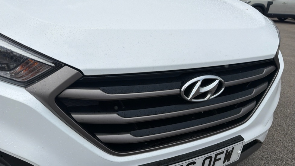Hyundai TUCSON 1.7 CRDi Blue Drive SE Nav 5dr 2WD Diesel Estate - Image 8