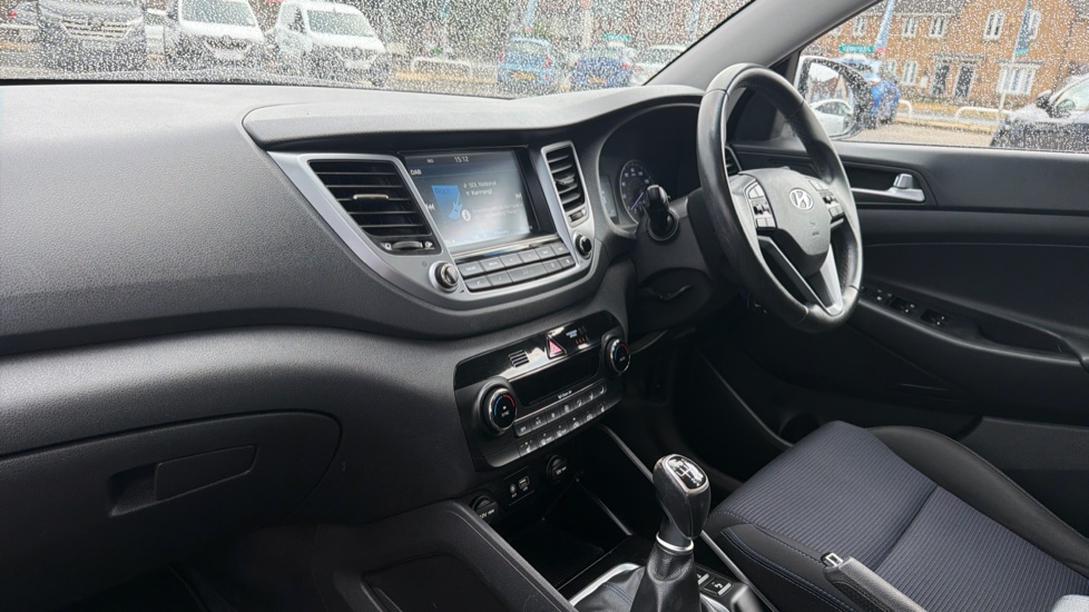 Hyundai TUCSON 1.7 CRDi Blue Drive SE Nav 5dr 2WD Diesel Estate - Image 9