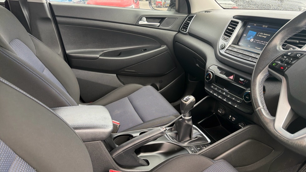 Hyundai TUCSON 1.7 CRDi Blue Drive SE Nav 5dr 2WD Diesel Estate - Image 14