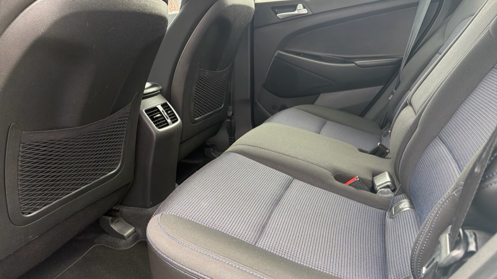 Hyundai TUCSON 1.7 CRDi Blue Drive SE Nav 5dr 2WD Diesel Estate - Image 16
