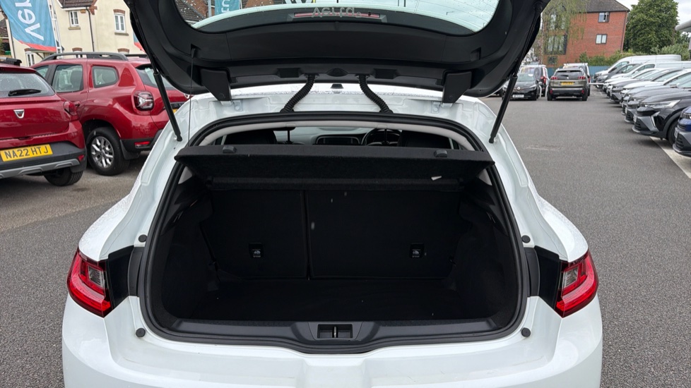 Renault Megane 1.5 dCi Dynamique Nav 5dr Diesel Hatchback - Image 4