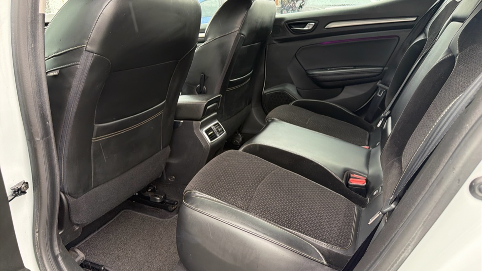 Renault Megane 1.5 dCi Dynamique Nav 5dr Diesel Hatchback - Image 16