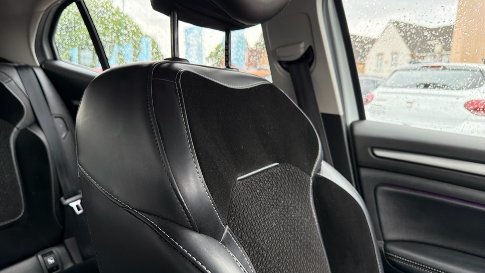 Renault Megane 1.5 dCi Dynamique Nav 5dr Diesel Hatchback - Image 32