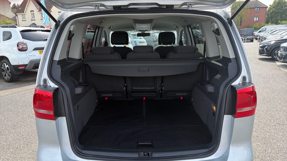 Volkswagen Touran 2.0 TDI BlueMotion Tech SE 5dr DSG Diesel Estate - Image 4