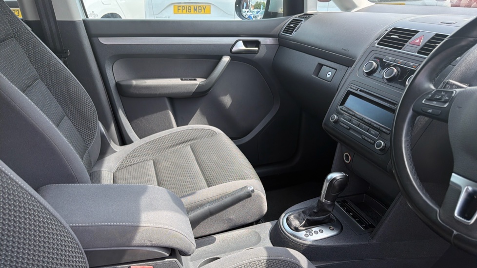 Volkswagen Touran 2.0 TDI BlueMotion Tech SE 5dr DSG Diesel Estate - Image 14