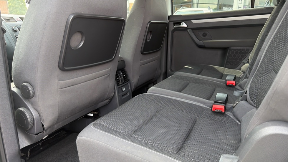 Volkswagen Touran 2.0 TDI BlueMotion Tech SE 5dr DSG Diesel Estate - Image 16