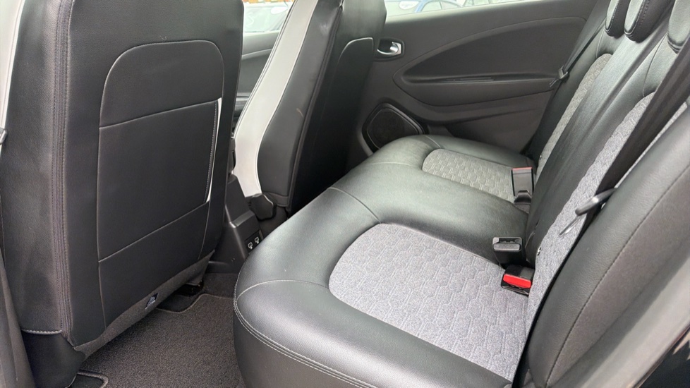 Renault Zoe 100kW i GT Line R135 50kWh Rapid Charge 5dr Auto Electric Hatchback - Image 16