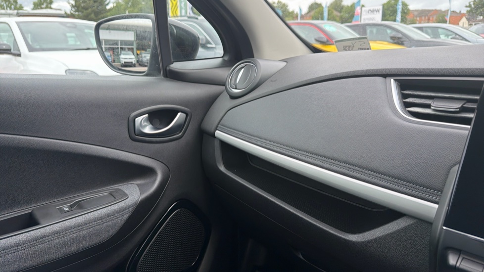 Renault Zoe 100kW i GT Line R135 50kWh Rapid Charge 5dr Auto Electric Hatchback - Image 34
