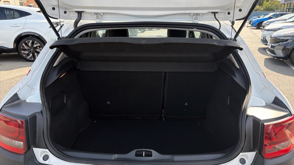Citroen C4 Cactus 1.6 BlueHDi Flair 5dr [non Start Stop] Diesel Hatchback - Image 4