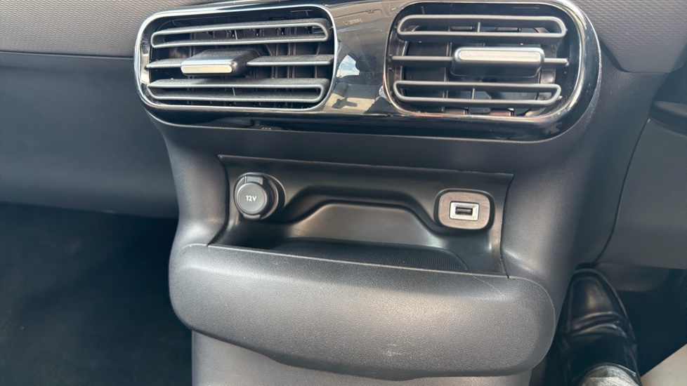 Citroen C4 Cactus 1.6 BlueHDi Flair 5dr [non Start Stop] Diesel Hatchback - Image 26