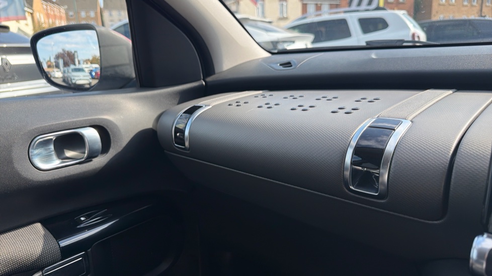 Citroen C4 Cactus 1.6 BlueHDi Flair 5dr [non Start Stop] Diesel Hatchback - Image 29