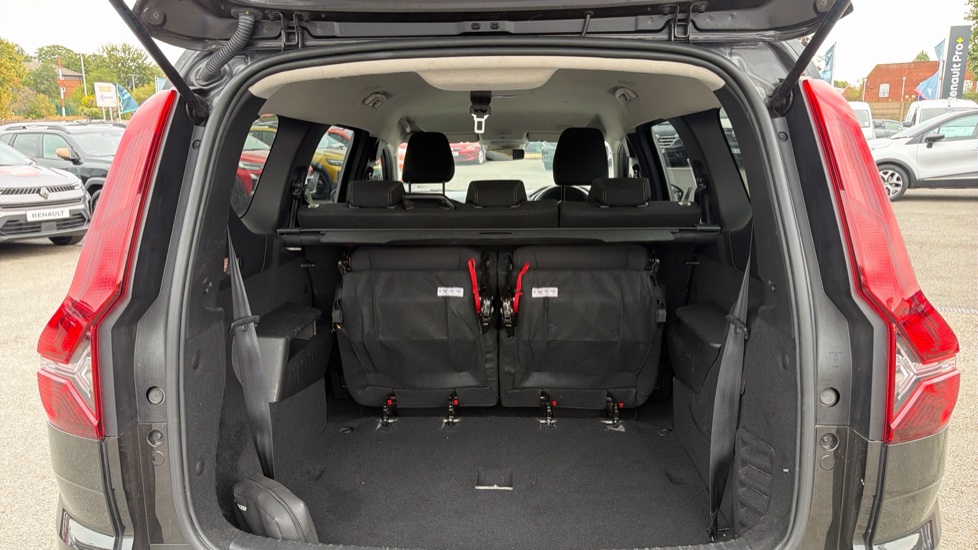 Dacia Jogger 1.0 TCe Expression 5dr Petrol Estate - Image 4
