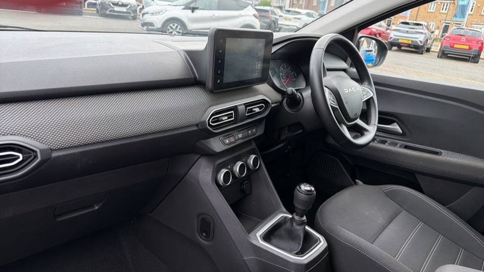 Dacia Jogger 1.0 TCe Expression 5dr Petrol Estate - Image 9