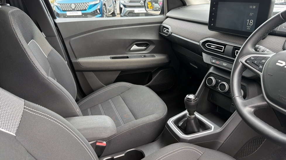Dacia Jogger 1.0 TCe Expression 5dr Petrol Estate - Image 14