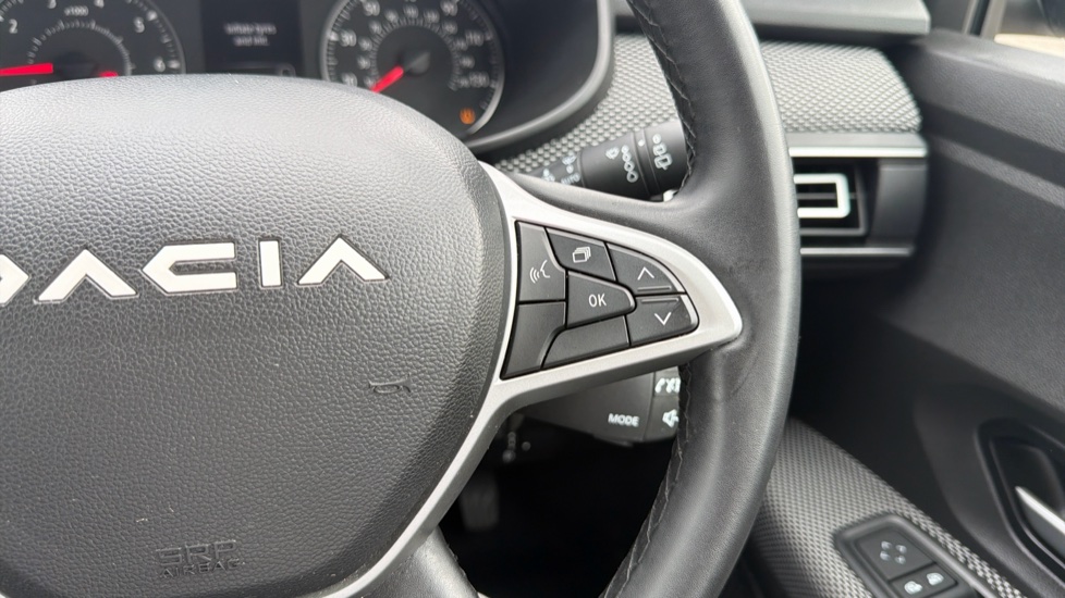 Dacia Jogger 1.0 TCe Expression 5dr Petrol Estate - Image 23
